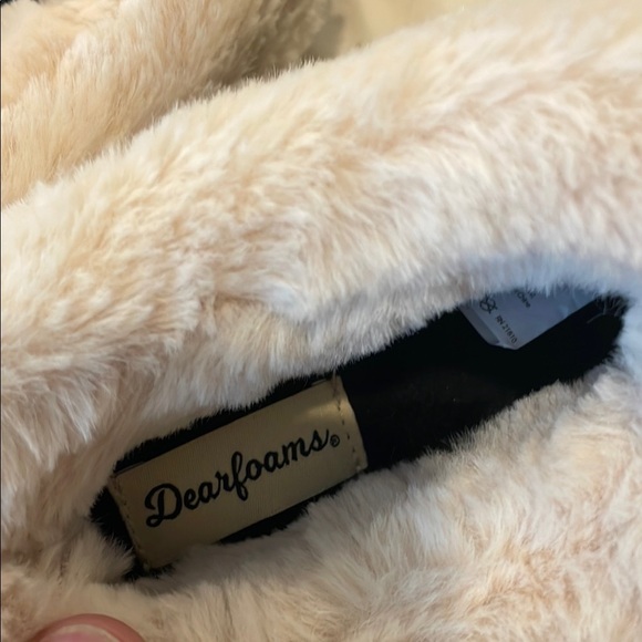 Dearfoams Women's Slippers in Black and Cream - Picture 2 of 7